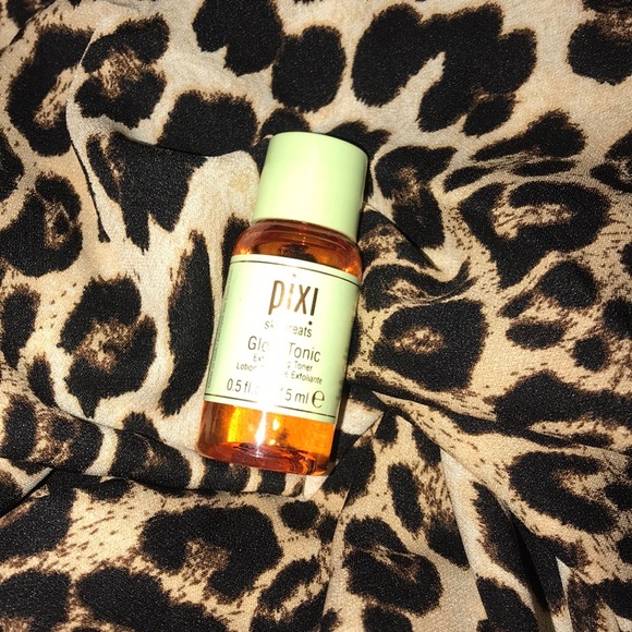 Pixi Skintreats Glow Tonic Exfoliating Toner - Picture 4 of 7